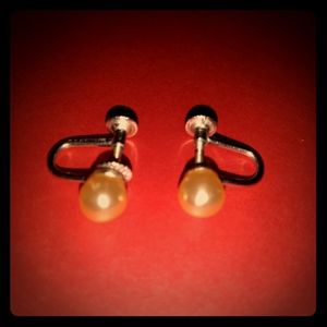 Vintage Pearl Screw Clip Earrings A4